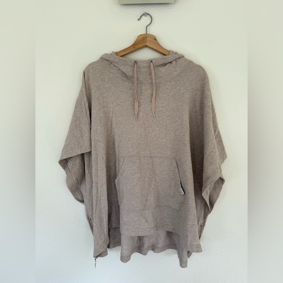 Victoria’s Secret Supermodel Essentials Poncho Hoodie - Picture 1 of 6